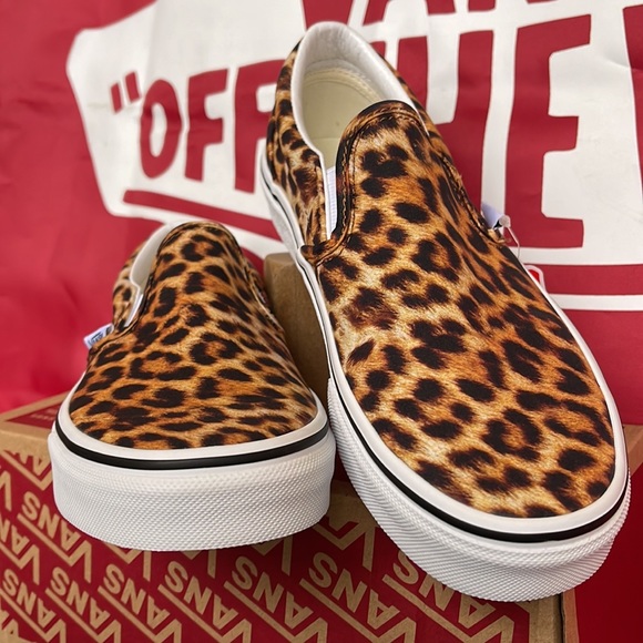 Vans Classic Slip-On
(Leopard) Black/Truewhite
VNOA5A08316
WMNS sneakers - Picture 8 of 16